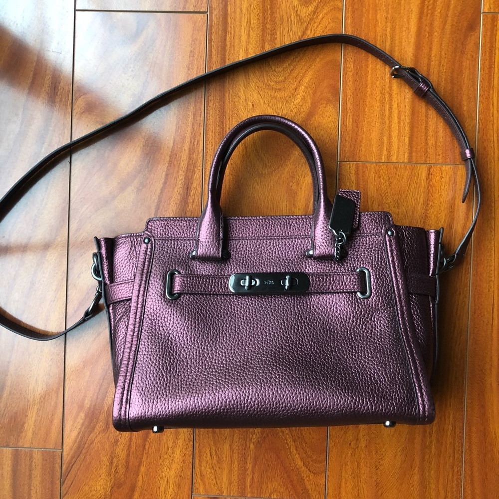 Coach online exclusive Swagger 27